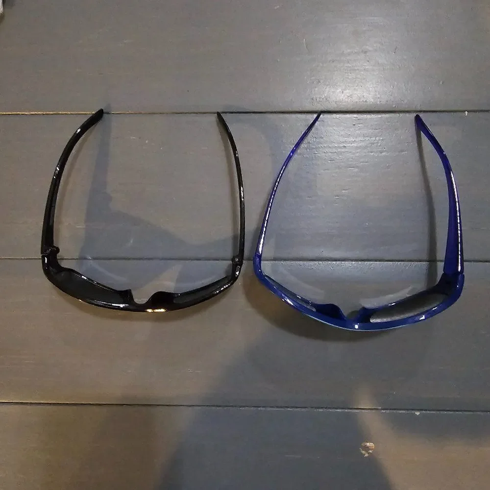 Unisex Active Wear Black & Blue Full Rim UV Protectant kids Sunglasses